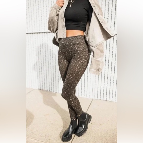 SPANX Olive Green Animal Print Leggings Sz Med - Picture 2 of 9